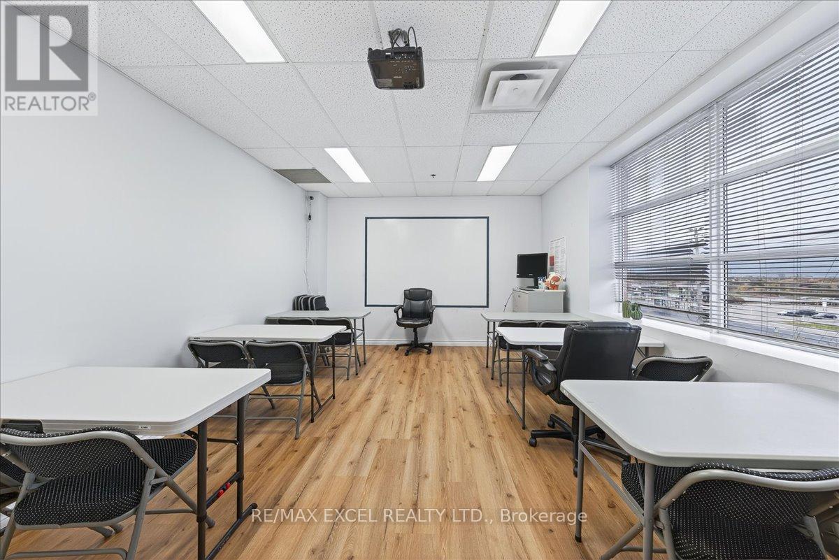339 & 350 - 1550 South Gateway Road, Mississauga, Ontario L4W 5G6 - Photo 21 - W13646004