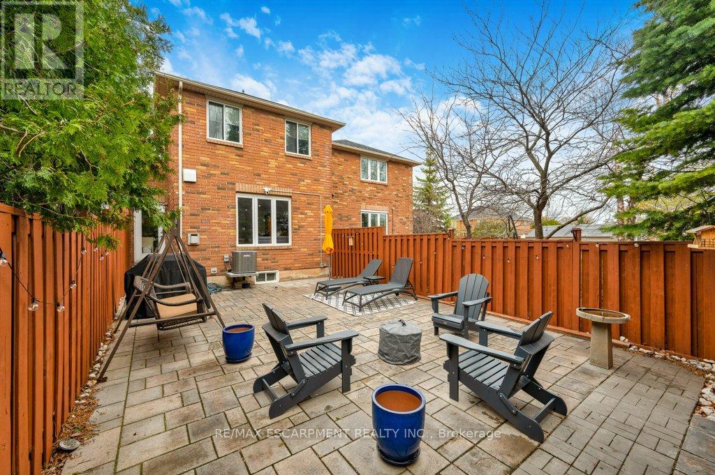 2006 Erika Court, Oakville, Ontario  L6M 4R4 - Photo 29 - W13646046