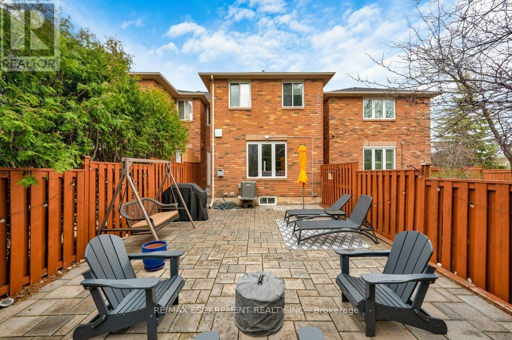 2006 Erika Court, Oakville, Ontario  L6M 4R4 - Photo 30 - W13646046