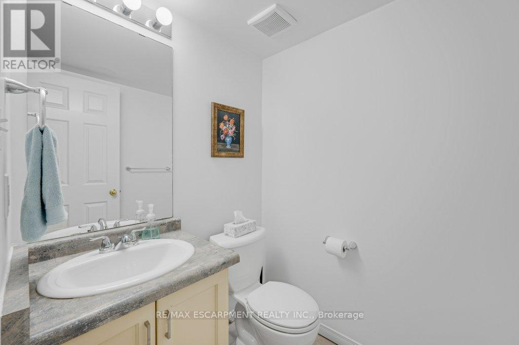 2006 Erika Court, Oakville, Ontario  L6M 4R4 - Photo 5 - W13646046
