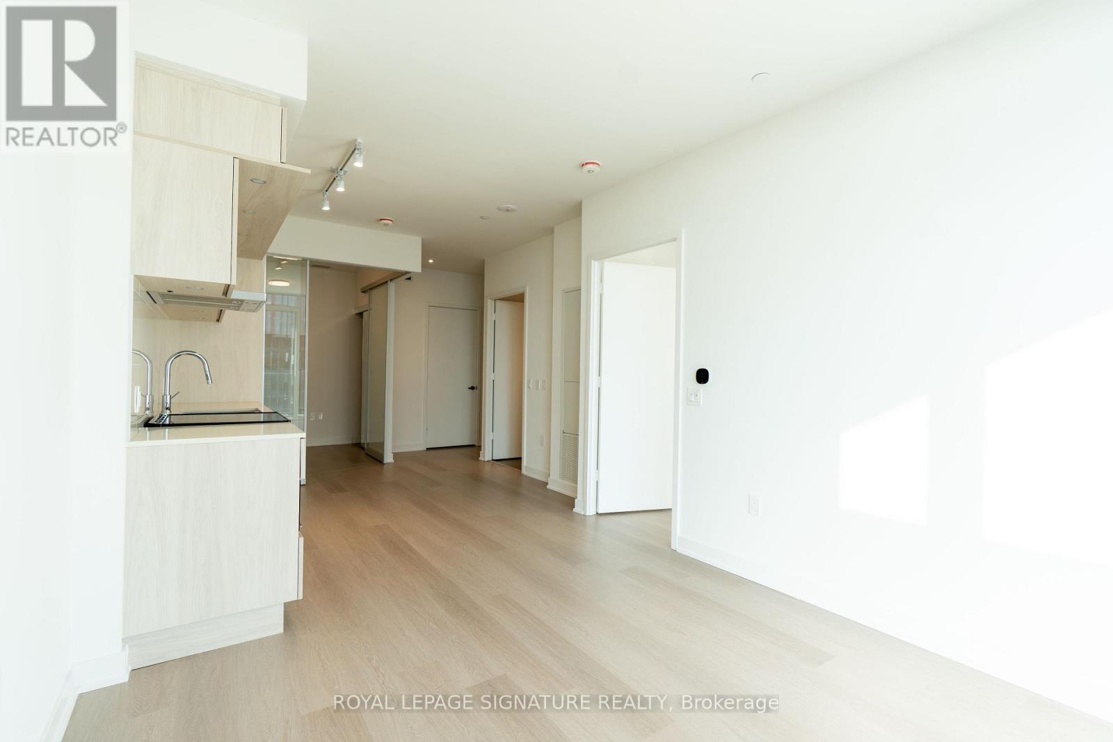 4312 - 448 Burnhamthorpe Road W, Mississauga, Ontario  L5B 0R4 - Photo 9 - W13646114