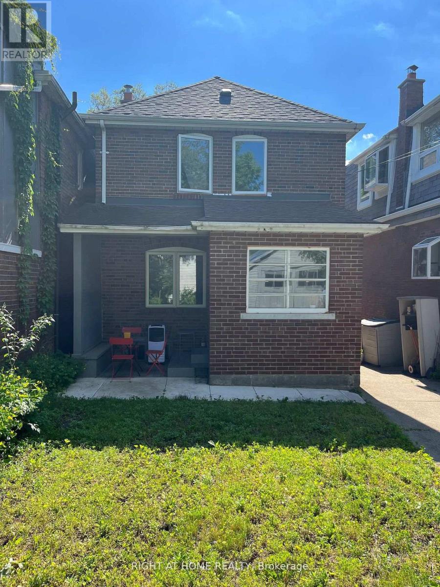 55 Beresford Avenue, Toronto, Ontario  M6S 3C2 - Photo 11 - W13646142