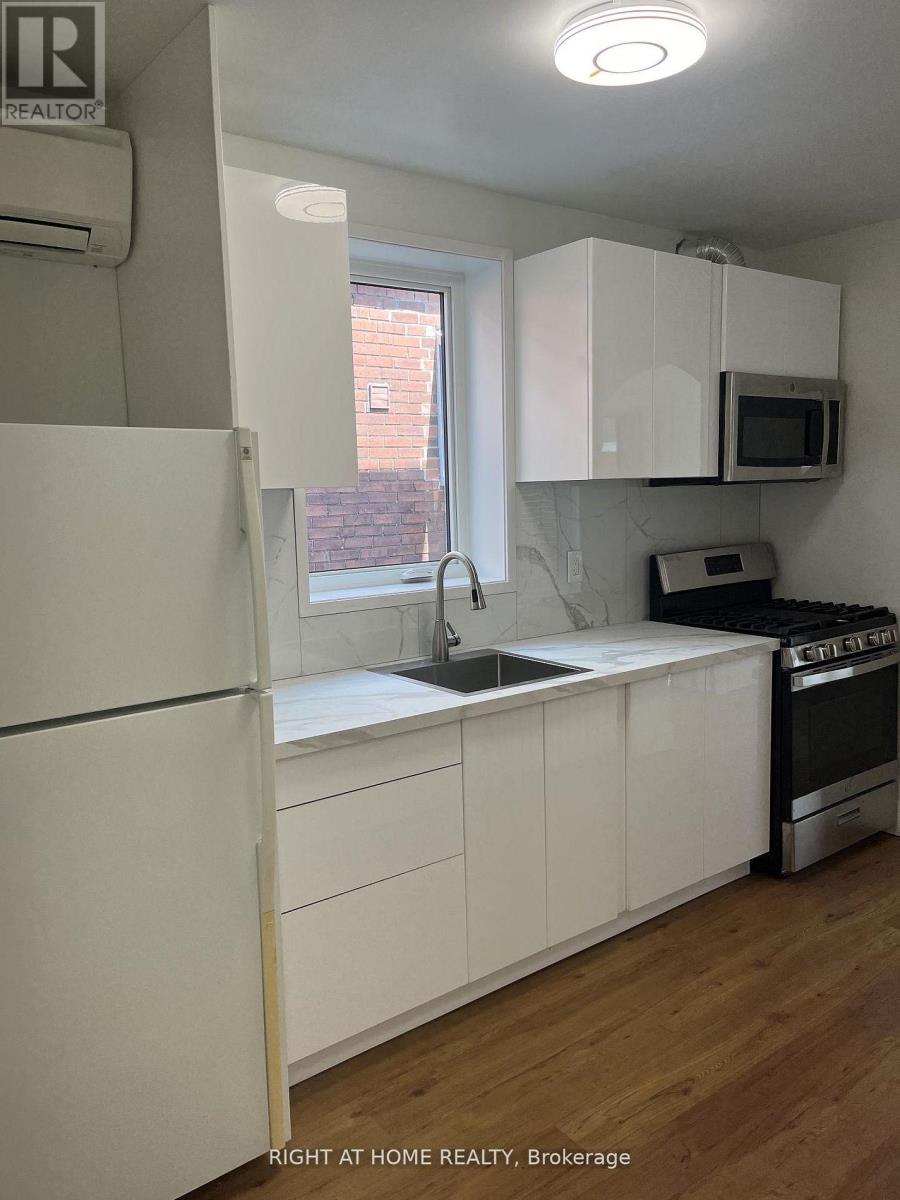 55 Beresford Avenue, Toronto, Ontario  M6S 3C2 - Photo 5 - W13646142