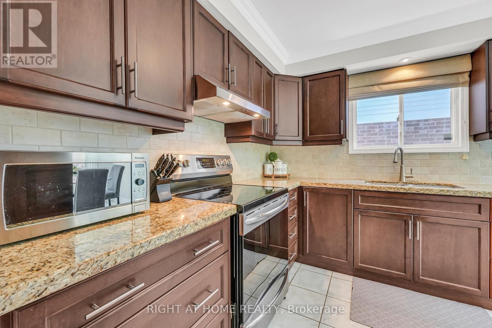 4516 Donegal Drive, Mississauga, Ontario  L5M 4G9 - Photo 14 - W13646186