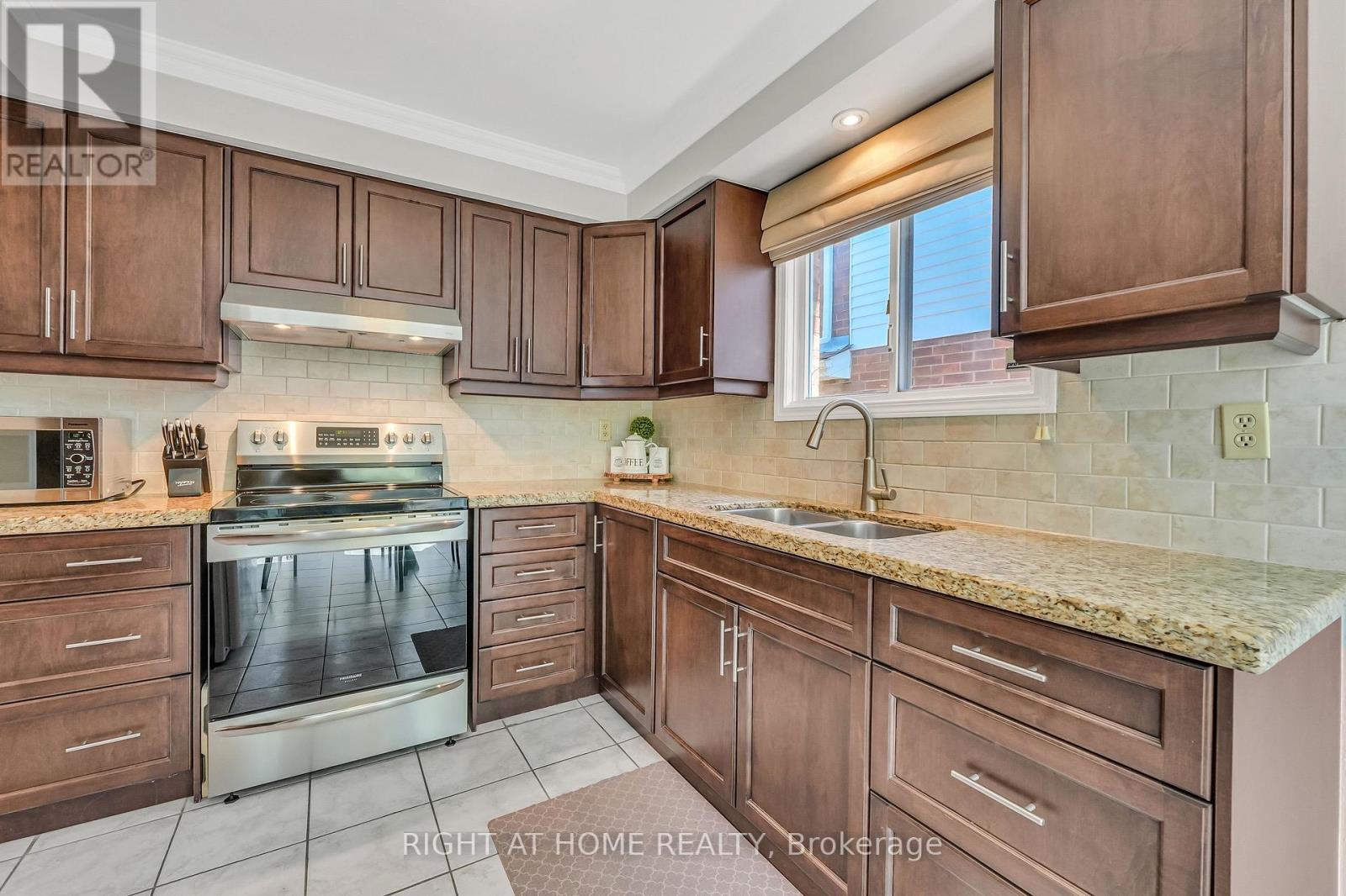 4516 Donegal Drive, Mississauga, Ontario  L5M 4G9 - Photo 16 - W13646186