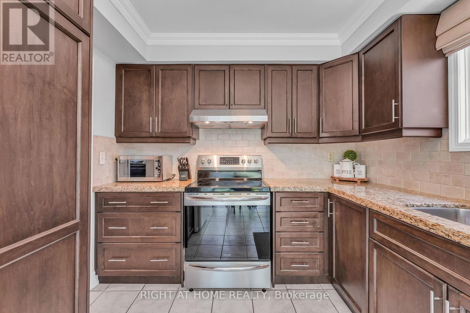 4516 Donegal Drive, Mississauga, Ontario  L5M 4G9 - Photo 17 - W13646186