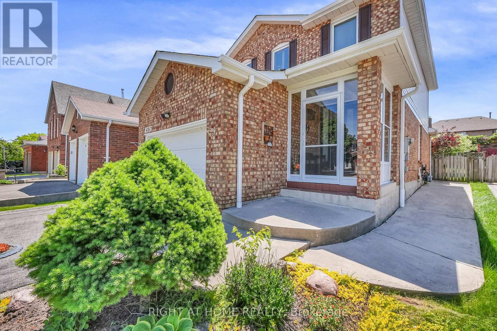 4516 Donegal Drive, Mississauga, Ontario  L5M 4G9 - Photo 4 - W13646186
