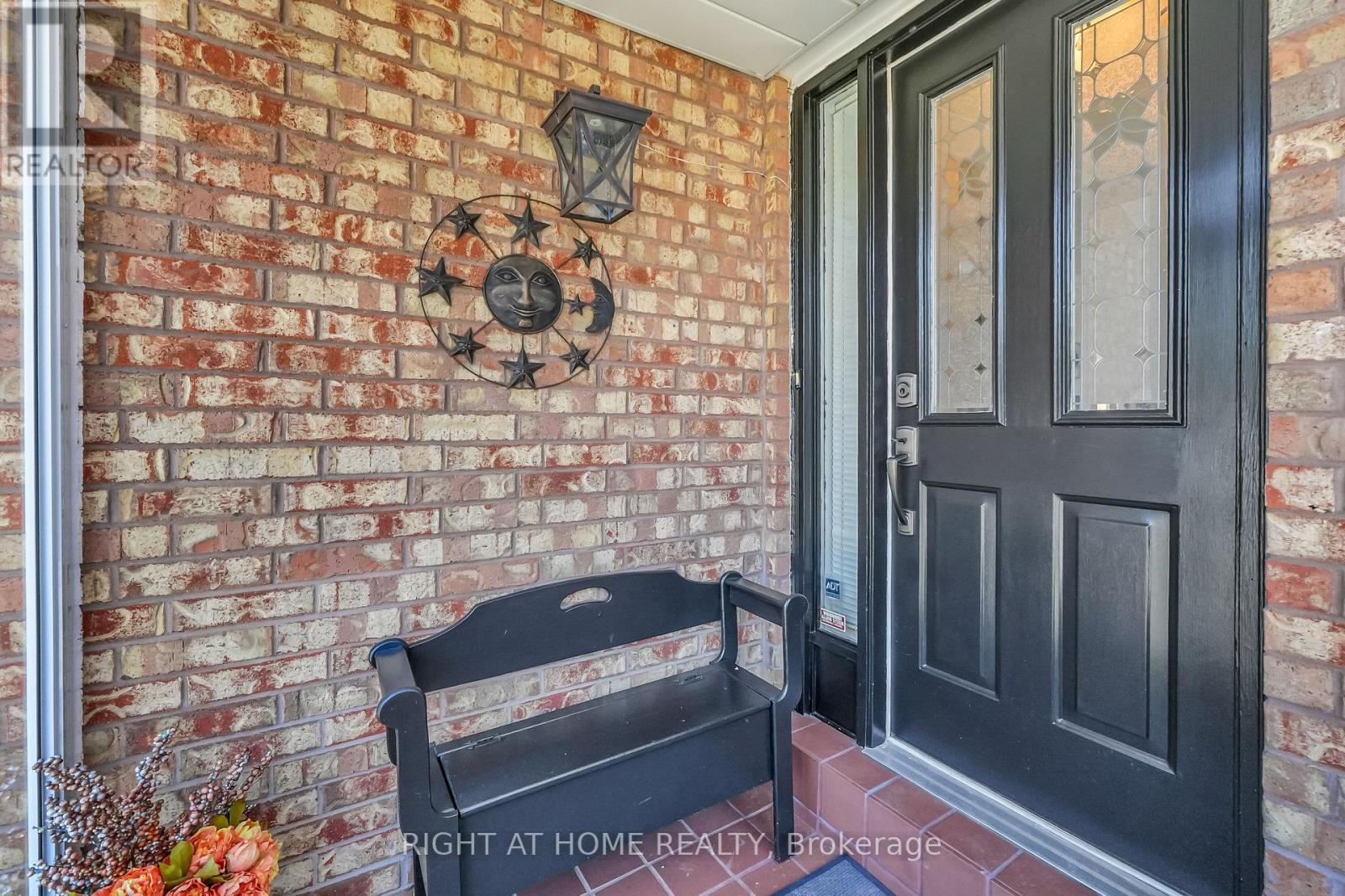 4516 Donegal Drive, Mississauga, Ontario  L5M 4G9 - Photo 5 - W13646186