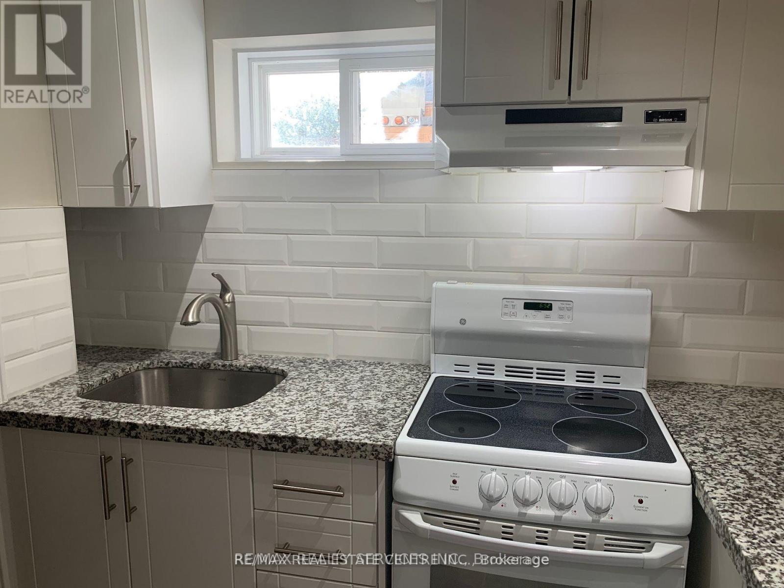 Lower - 166 Bartley Bull Parkway, Brampton, Ontario  L6W 2K3 - Photo 3 - W13646194