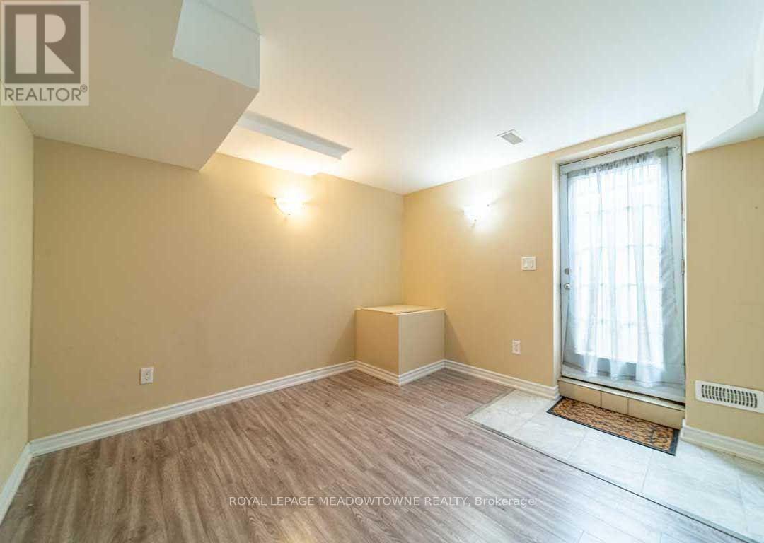 1036 Yates Drive, Milton, Ontario  L9T 6A7 - Photo 5 - W13646202