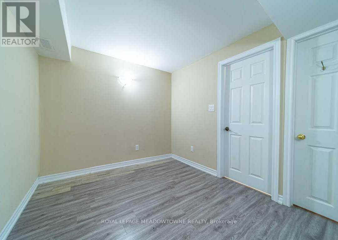 1036 Yates Drive, Milton, Ontario  L9T 6A7 - Photo 8 - W13646202