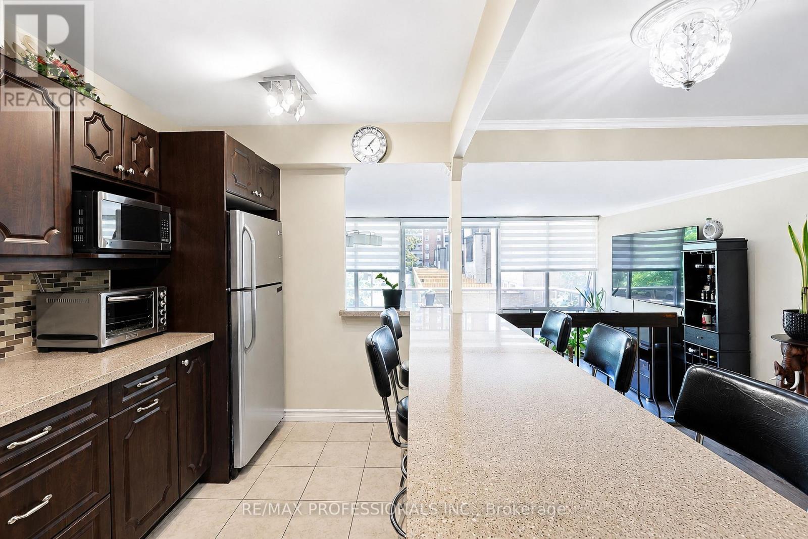 209 - 31 Four Winds Drive, Toronto, Ontario  M3J 1K9 - Photo 10 - W13646216