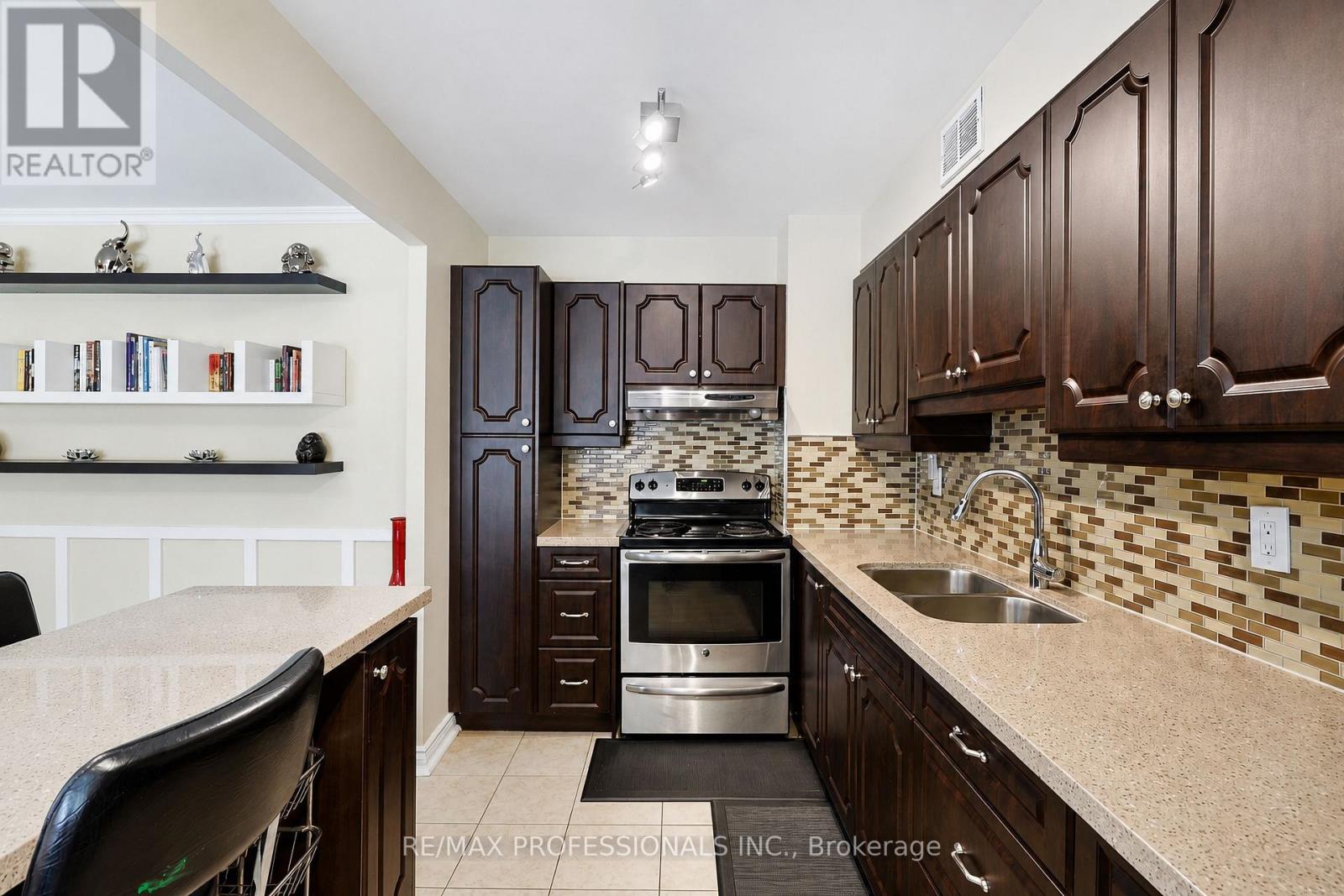 209 - 31 Four Winds Drive, Toronto, Ontario  M3J 1K9 - Photo 11 - W13646216