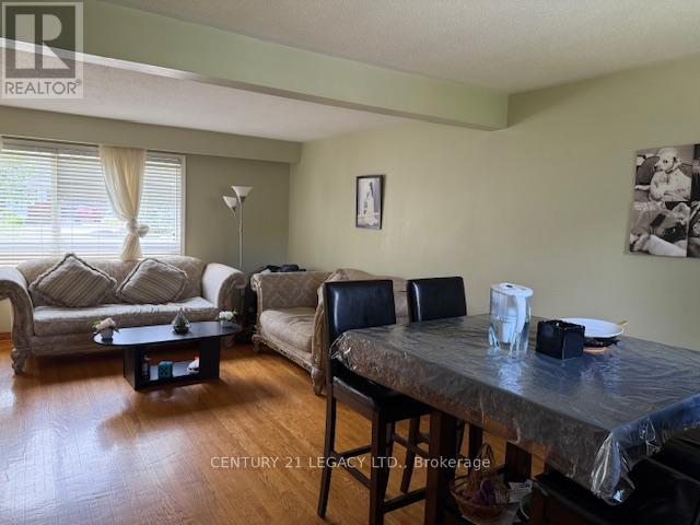 (Upper) - 25 Edenborough Drive, Brampton, Ontario  L6T 3A2 - Photo 3 - W13646226