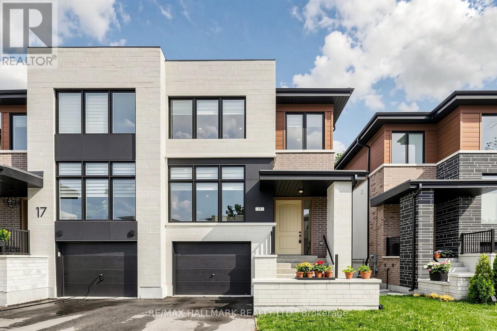15 Direzze Court S, Richmond Hill, Ontario  L4C 5T8 - Photo 2 - N13597002