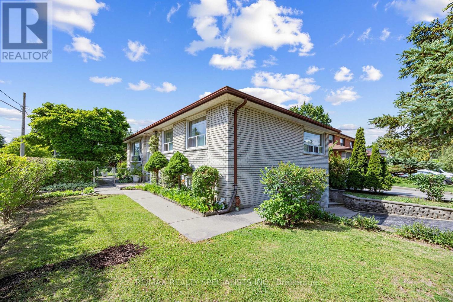 39 Castle Green Crescent, Toronto, Ontario  M9R 1N5 - Photo 32 - W13504810