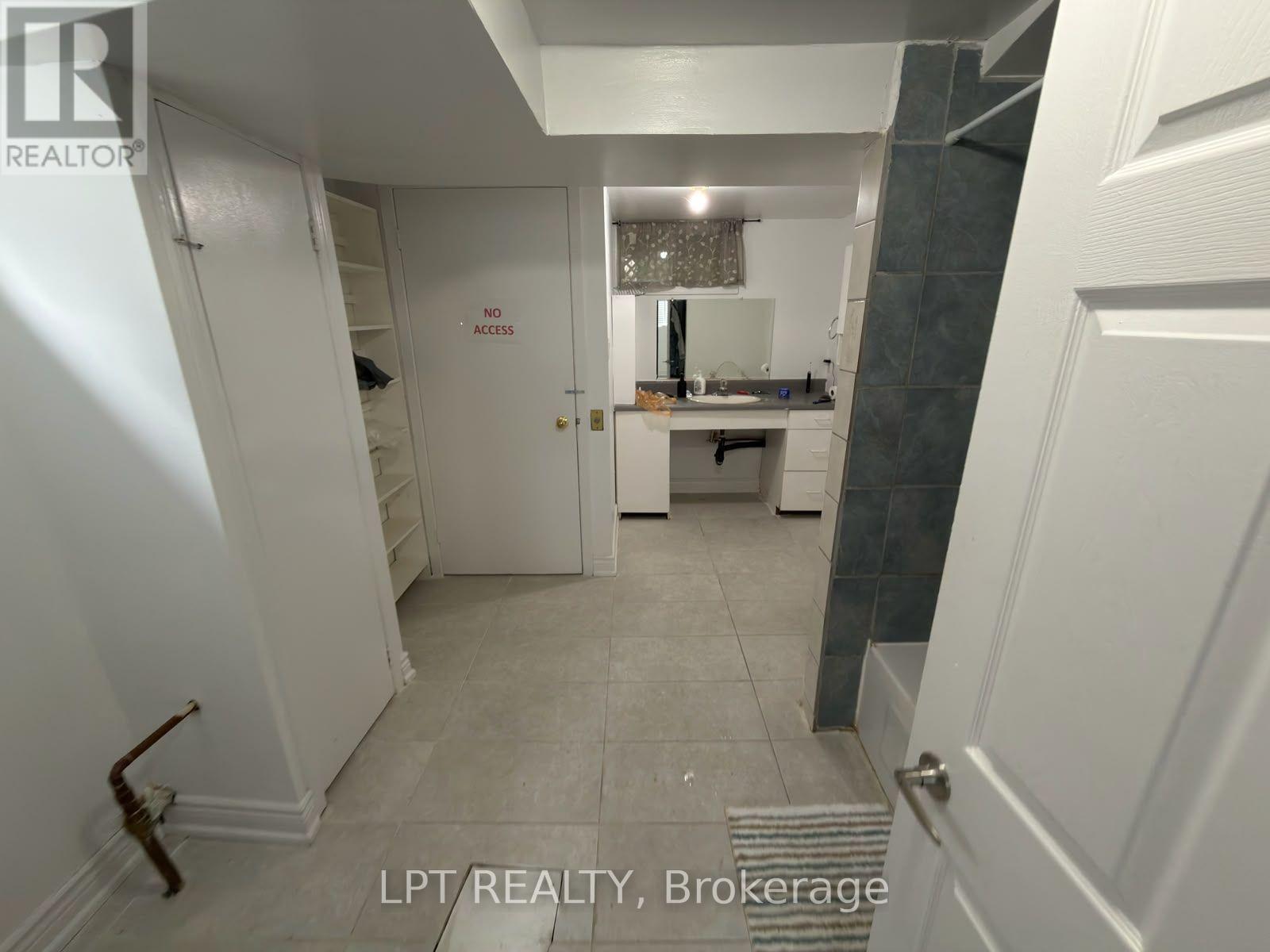 51 Windermere Court, Brampton, Ontario  L6X 2L5 - Photo 7 - W13643434