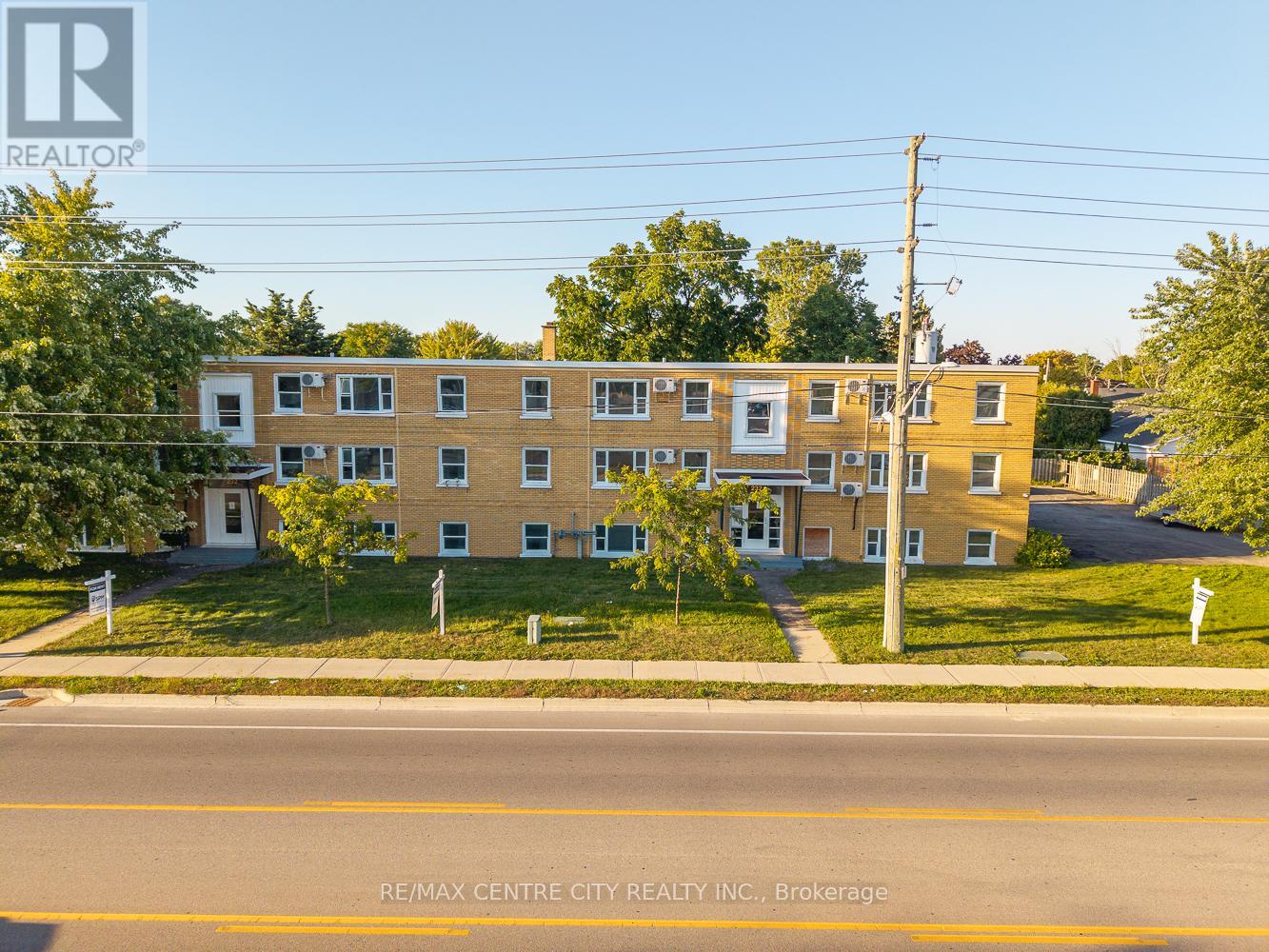 10 - 232 Elm Street, St. Thomas, Ontario  N5R 1J5 - Photo 2 - X12533898