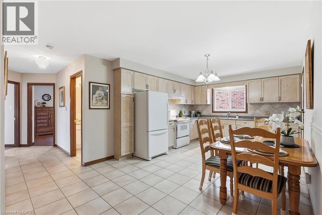 210 Bastille Street, Hamilton, Ontario  L9B 2G5 - Photo 13 - 40853605