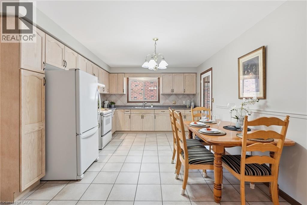 210 Bastille Street, Hamilton, Ontario  L9B 2G5 - Photo 14 - 40853605