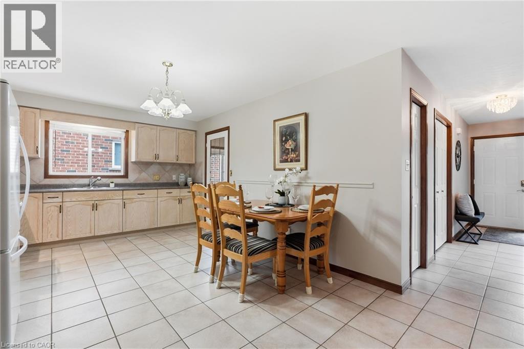 210 Bastille Street, Hamilton, Ontario  L9B 2G5 - Photo 15 - 40853605
