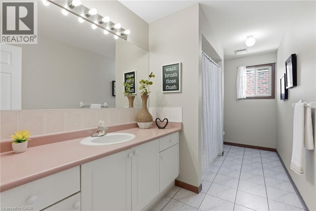 210 Bastille Street, Hamilton, Ontario  L9B 2G5 - Photo 24 - 40853605