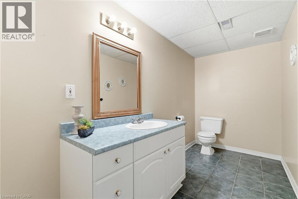 210 Bastille Street, Hamilton, Ontario  L9B 2G5 - Photo 32 - 40853605