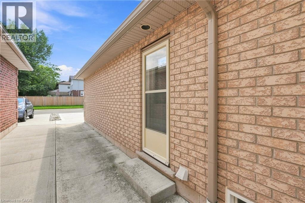 210 Bastille Street, Hamilton, Ontario  L9B 2G5 - Photo 37 - 40853605