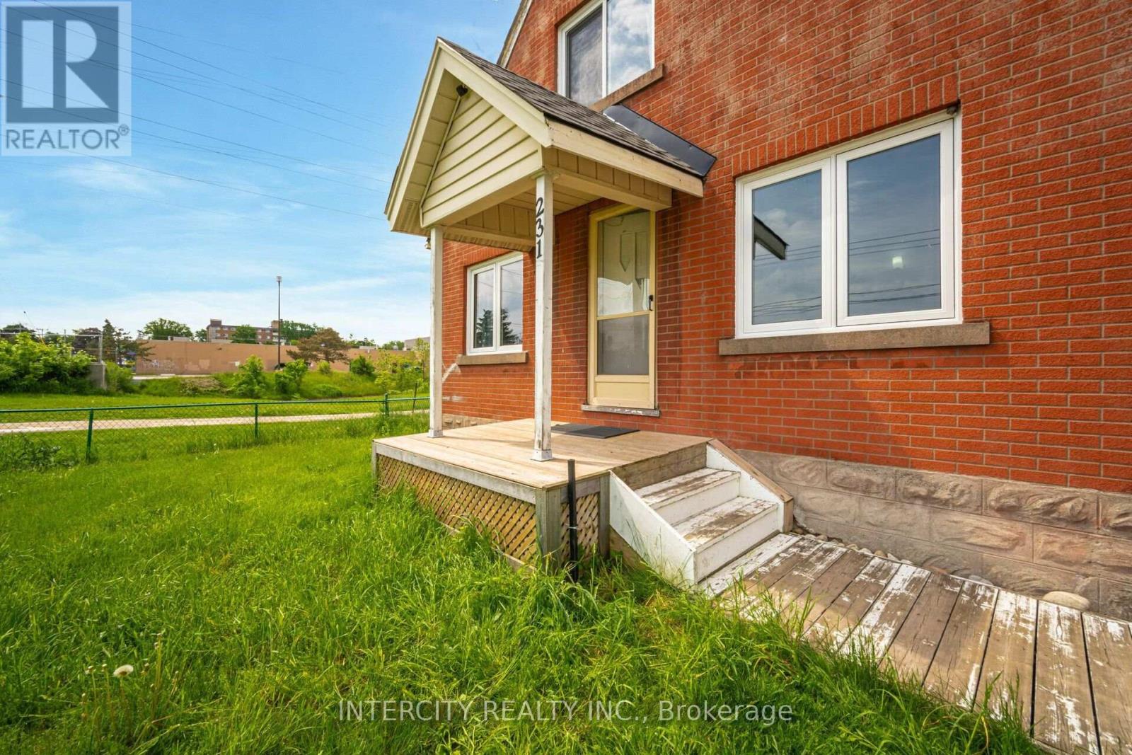 231 Lawrence Avenue, Kitchener, Ontario  N2M 1Y3 - Photo 4 - X13646018