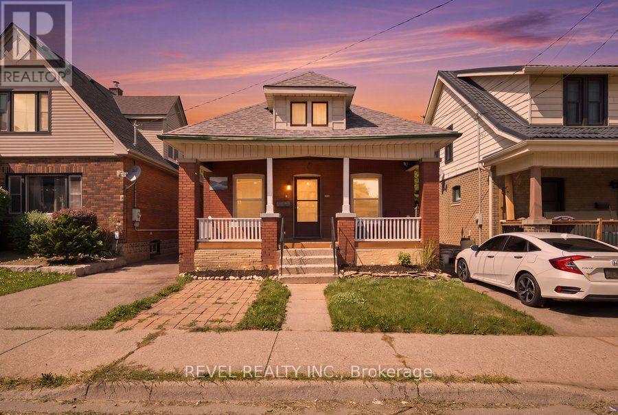 104 Mary Street, Brantford, Ontario  N3S 3B7 - Photo 1 - X13646072
