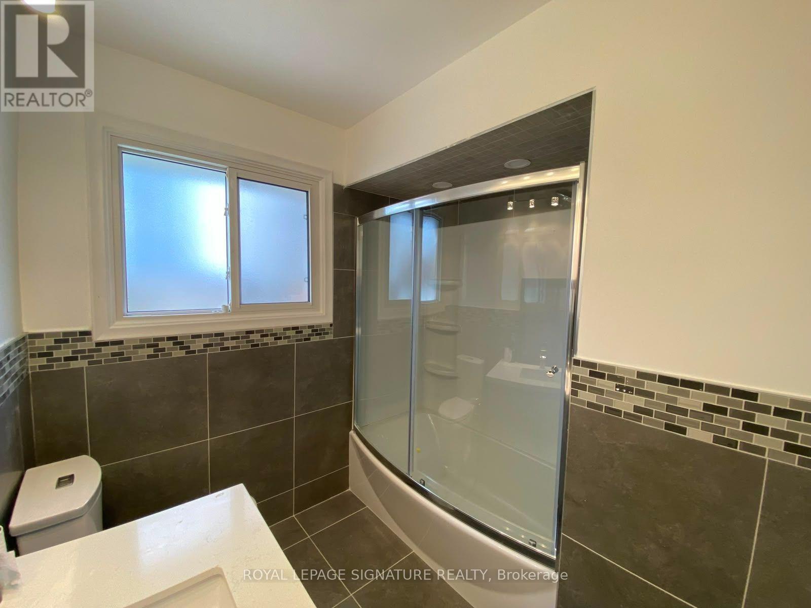 Upper - 9 Fieldway Drive, Hamilton, Ontario  L9A 2L2 - Photo 7 - X13646132