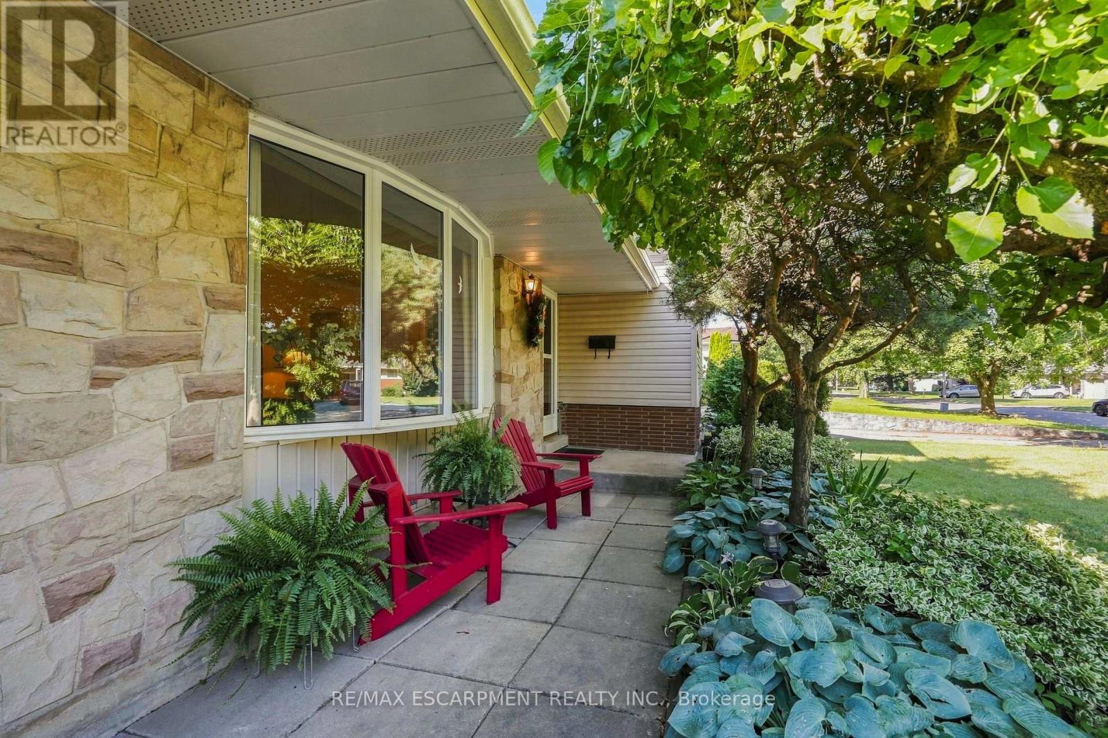 31 Valerie Drive, St. Catharines, Ontario  L2T 3G3 - Photo 3 - X13646150