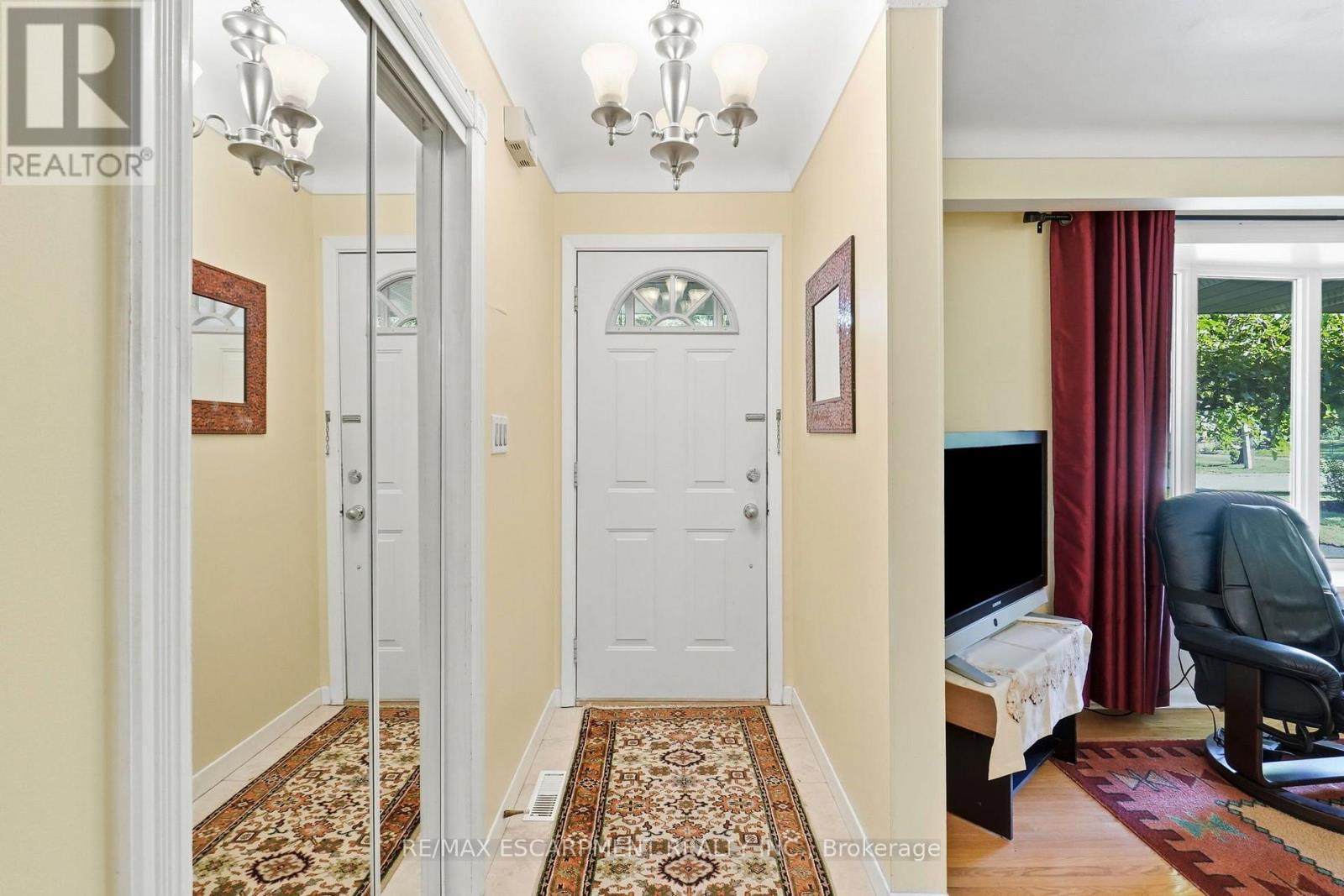 31 Valerie Drive, St. Catharines, Ontario  L2T 3G3 - Photo 5 - X13646150