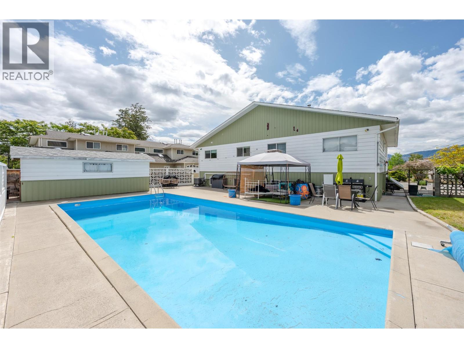 5853 Kettle Court, Oliver, British Columbia  V0H 1T0 - Photo 2 - 10388440