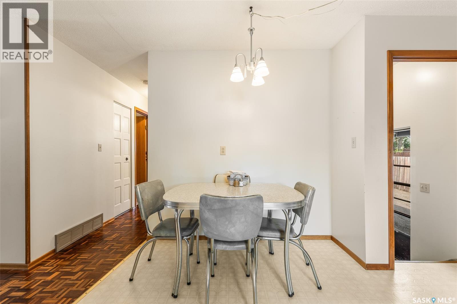 6142 7th Avenue N, Regina, Saskatchewan  S4T 7G8 - Photo 6 - SK044779