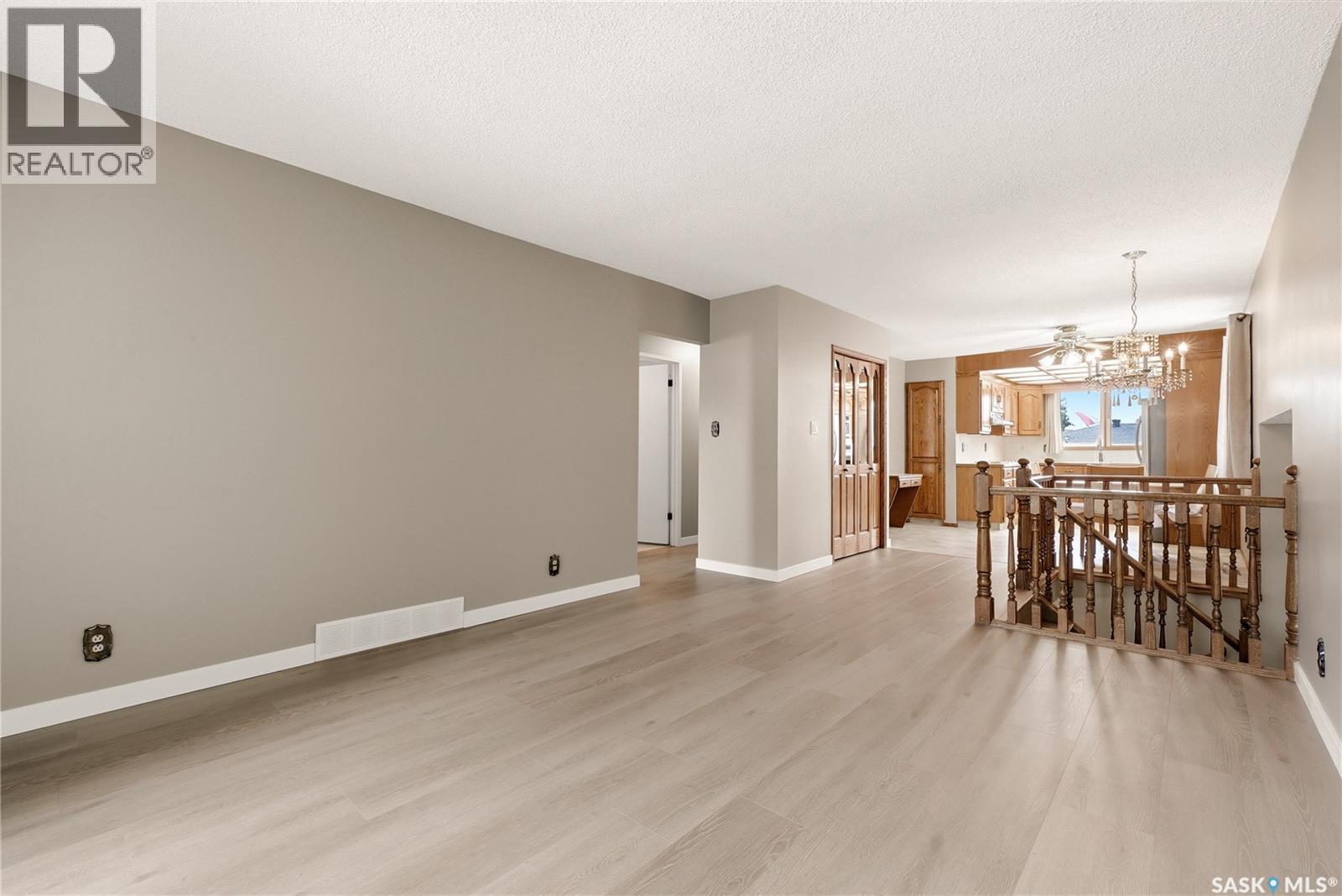 39 Hayes Crescent, Regina, Saskatchewan  S4X 1B1 - Photo 6 - SK044748