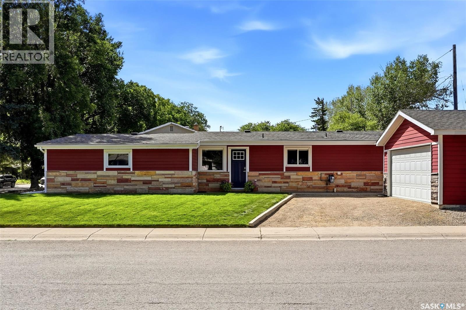 1800 Dufferin Road, Regina, Saskatchewan  S4S 5A6 - Photo 2 - SK044709