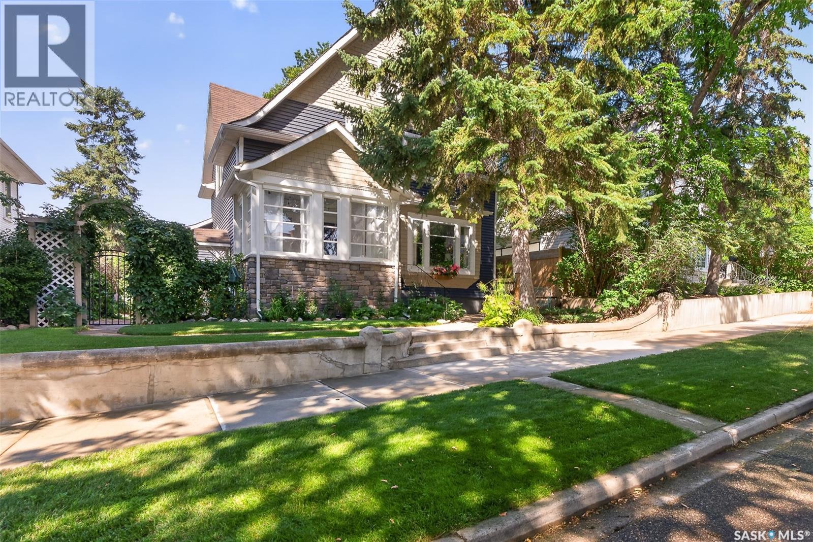 1046 Clifton AVENUE, moose jaw, Saskatchewan