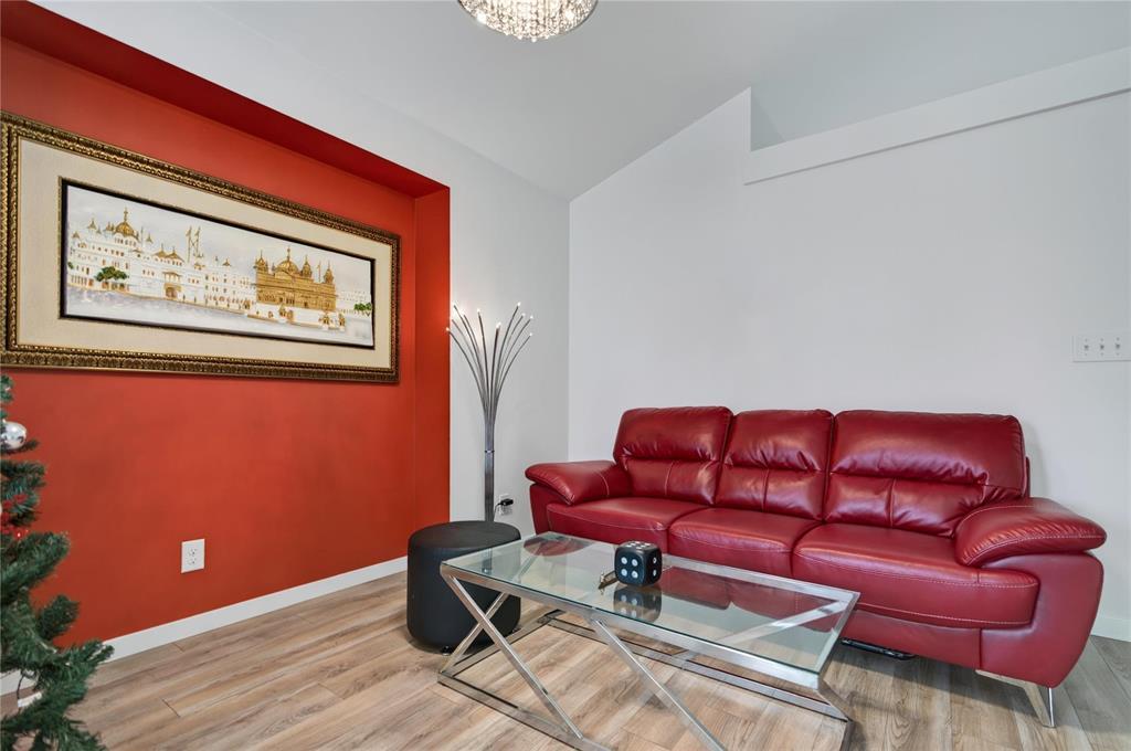1813 Templeton Avenue, Winnipeg, Manitoba  R2P 1T3 - Photo 4 - 202619506