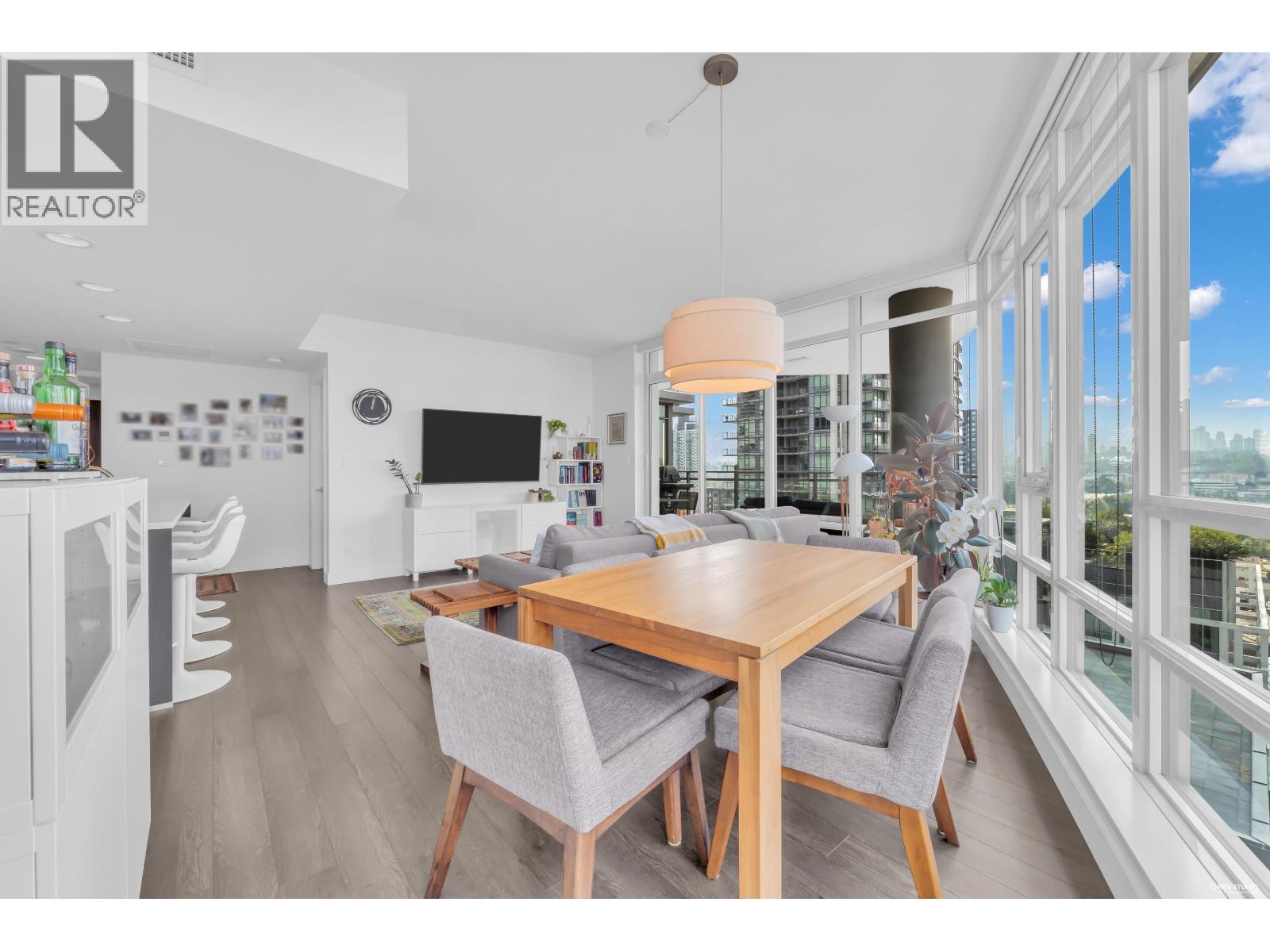 910 2008 Rosser Avenue, Burnaby, British Columbia  V5C 0H8 - Photo 12 - R3152910