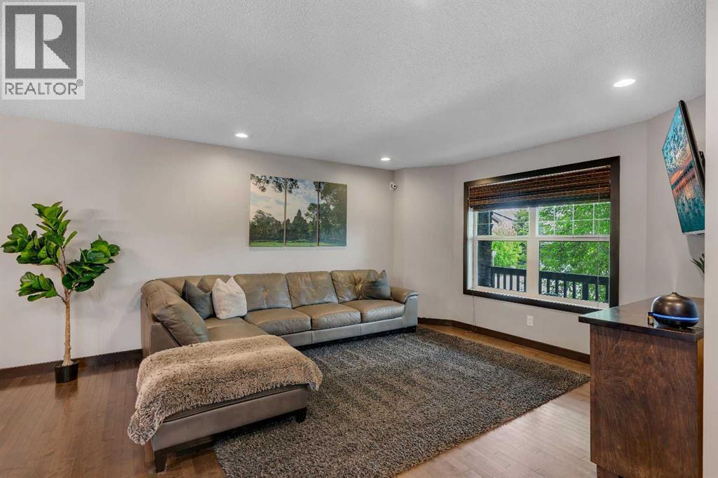 91 Panora Square Nw, Calgary, Alberta  T3K 0R3 - Photo 6 - A2331507