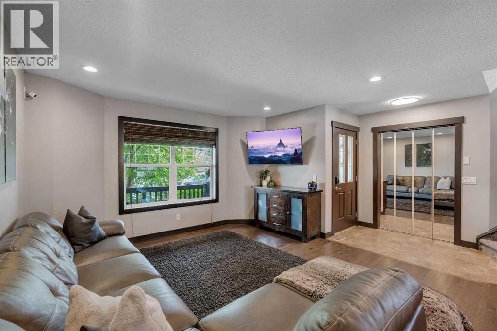 91 Panora Square Nw, Calgary, Alberta  T3K 0R3 - Photo 5 - A2331507