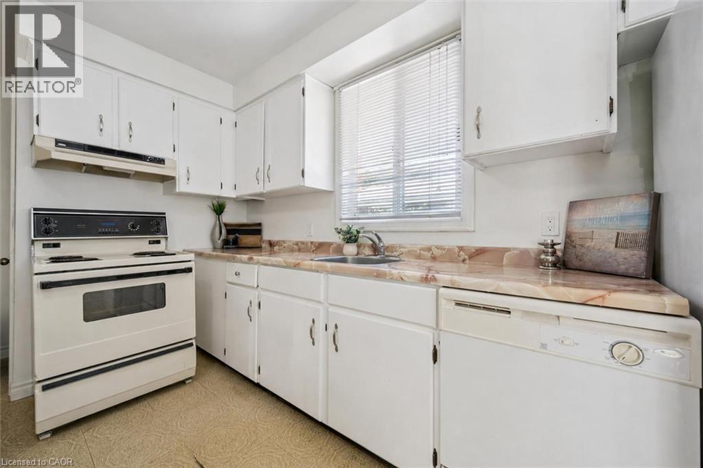95 Mountford Drive, Guelph, Ontario  N1E 6E7 - Photo 6 - 40847350