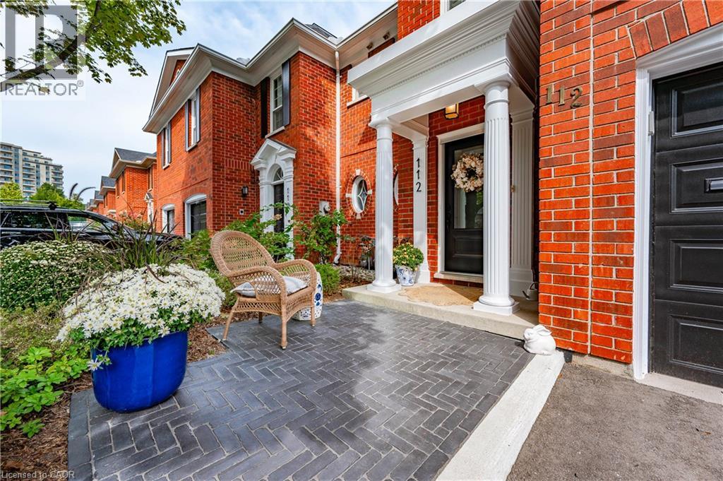 112 Fairwood Place W, Burlington, Ontario  L7T 4B6 - Photo 4 - 40853456