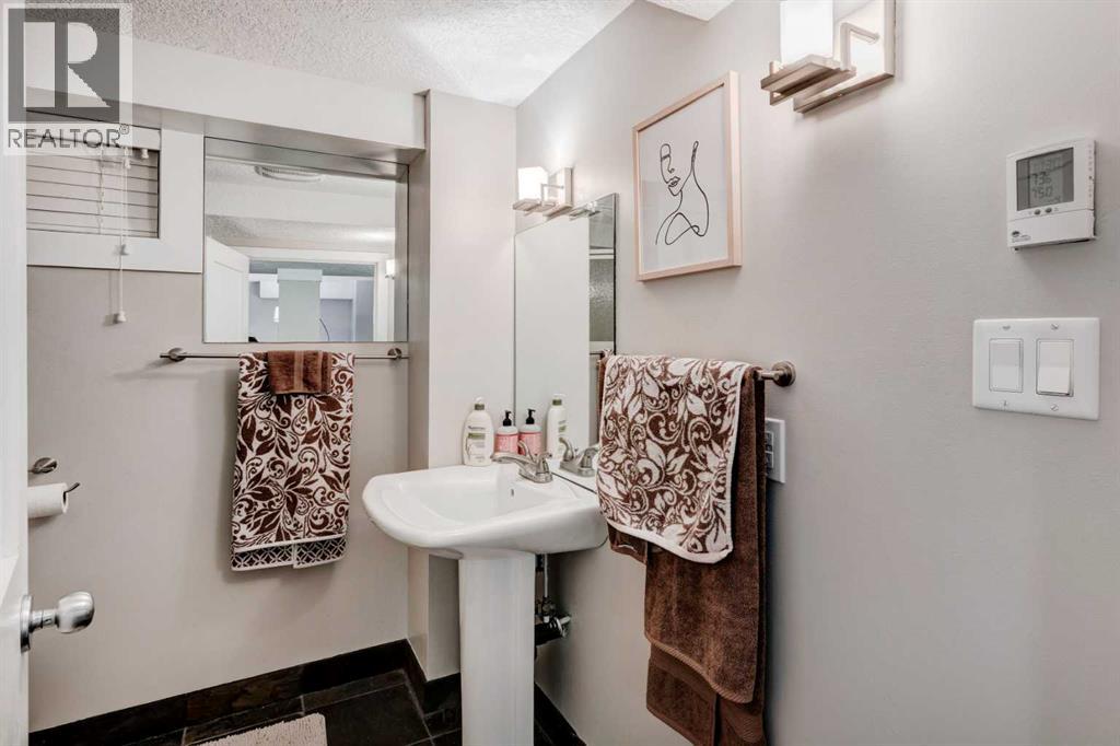 38 Lissington Drive SW, Calgary, Alberta  T3E 5E1 - Photo 34 - A2322625