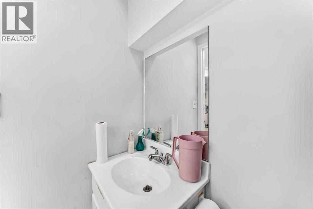 632 Marsh Road NE, Calgary, Alberta  T3E 5B3 - Photo 18 - A2334417