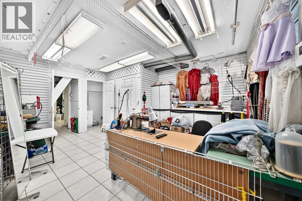 632 Marsh Road NE, Calgary, Alberta  T3E 5B3 - Photo 4 - A2334417