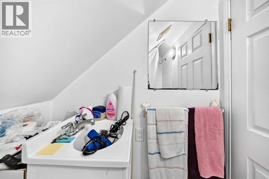 632 Marsh Road NE, Calgary, Alberta  T3E 5B3 - Photo 29 - A2334417