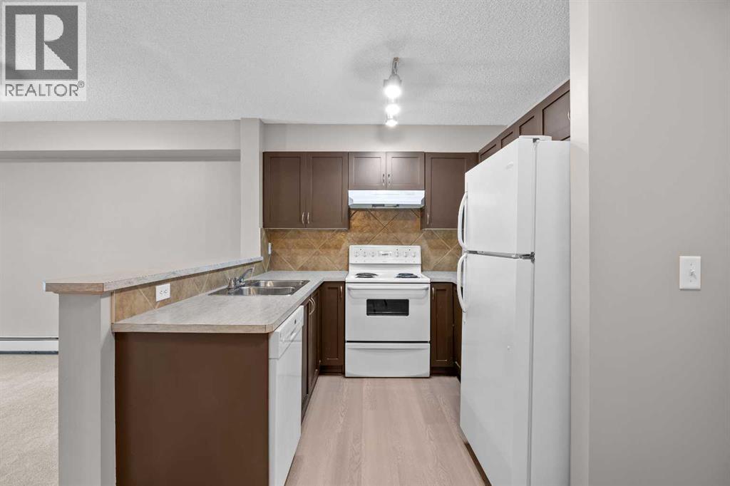 9216, 70 Panamount Drive NW, Calgary, Alberta  T3K 6G8 - Photo 6 - A2335059