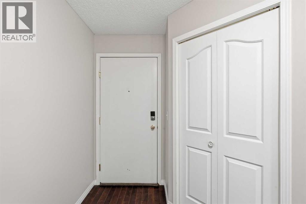 102, 17 Country Village Bay NE, Calgary, Alberta  T3K 5Z3 - Photo 13 - A2335212